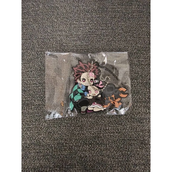 🔥🌟3/$15 Tanjiro & Nezuko Kamado Rubber Strap Charm Demon Slayer Keychain - Picture 1 of 2